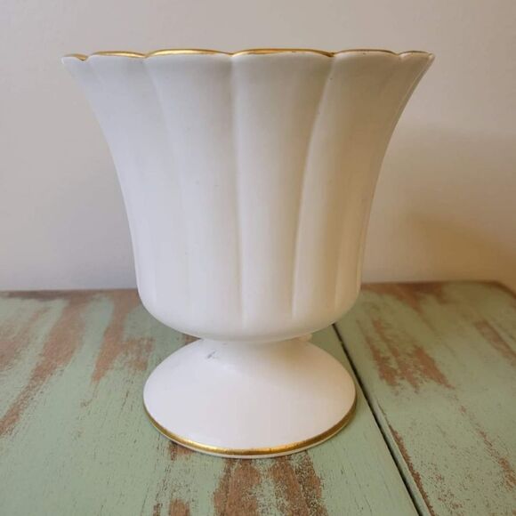 1950's Norcrest Dogwood or Cherry Blossom Flower Pedestal Vase - Picture 7 of 14